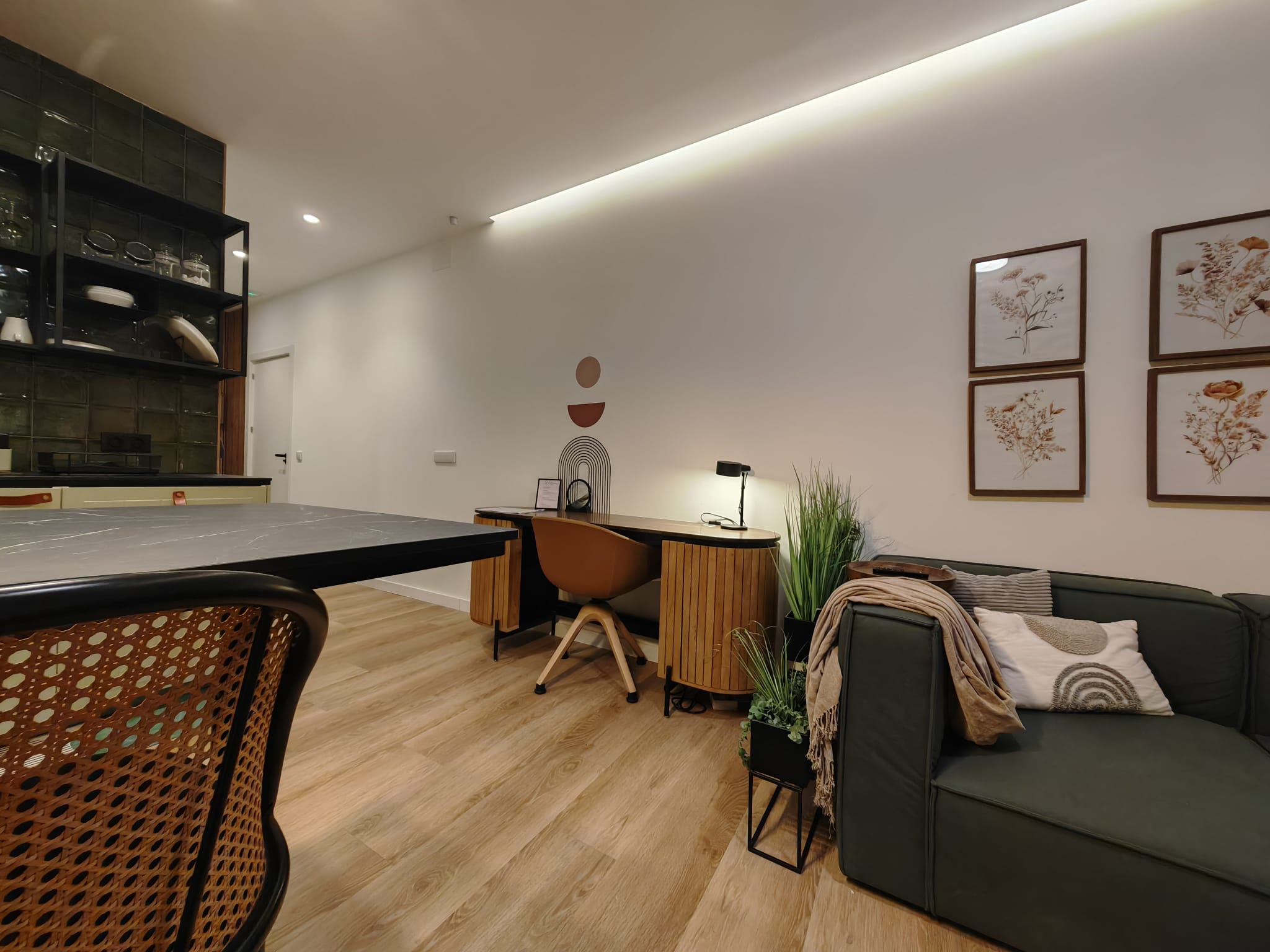 Modern clean bathroom with premium towels and amenities