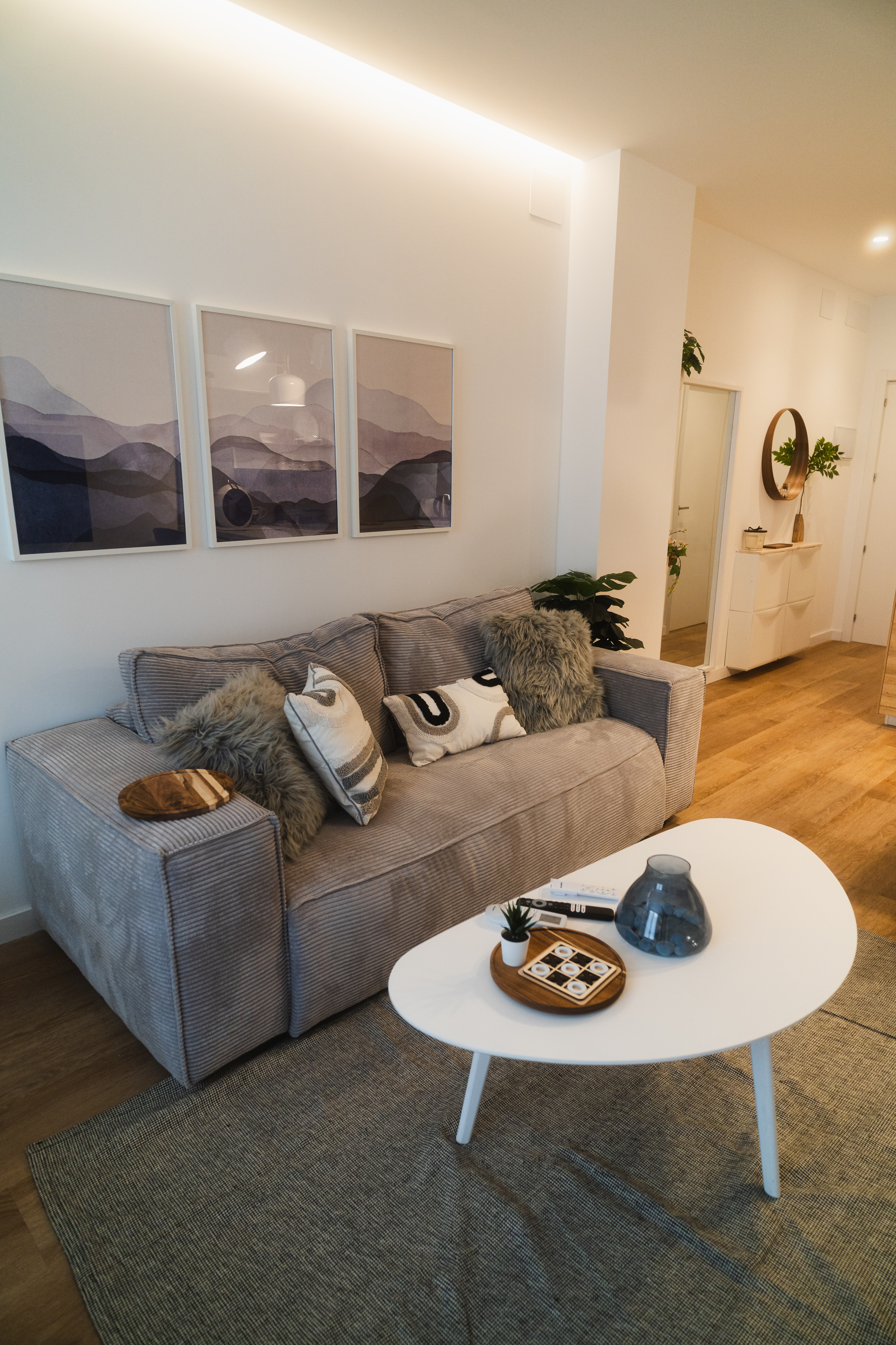Scandinavian style Nordic Studio with double bed and clean lines in Valencia